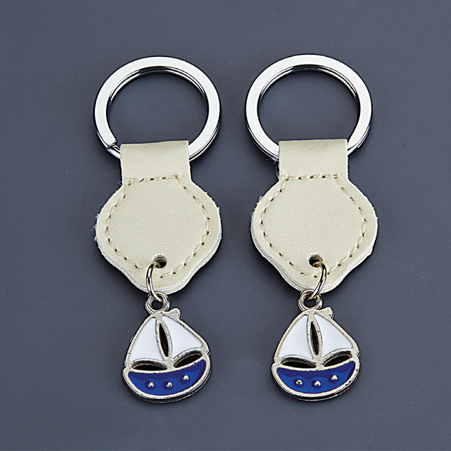 Μπομπονιέρα Βάπτισης Μπρελόκ Καράβι με Δέρμα
image